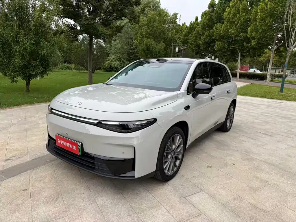 Leapmotor C10