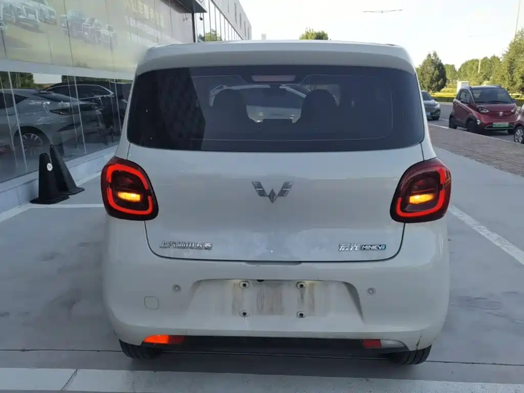 Wuling MINIEV — миниатюра 6
