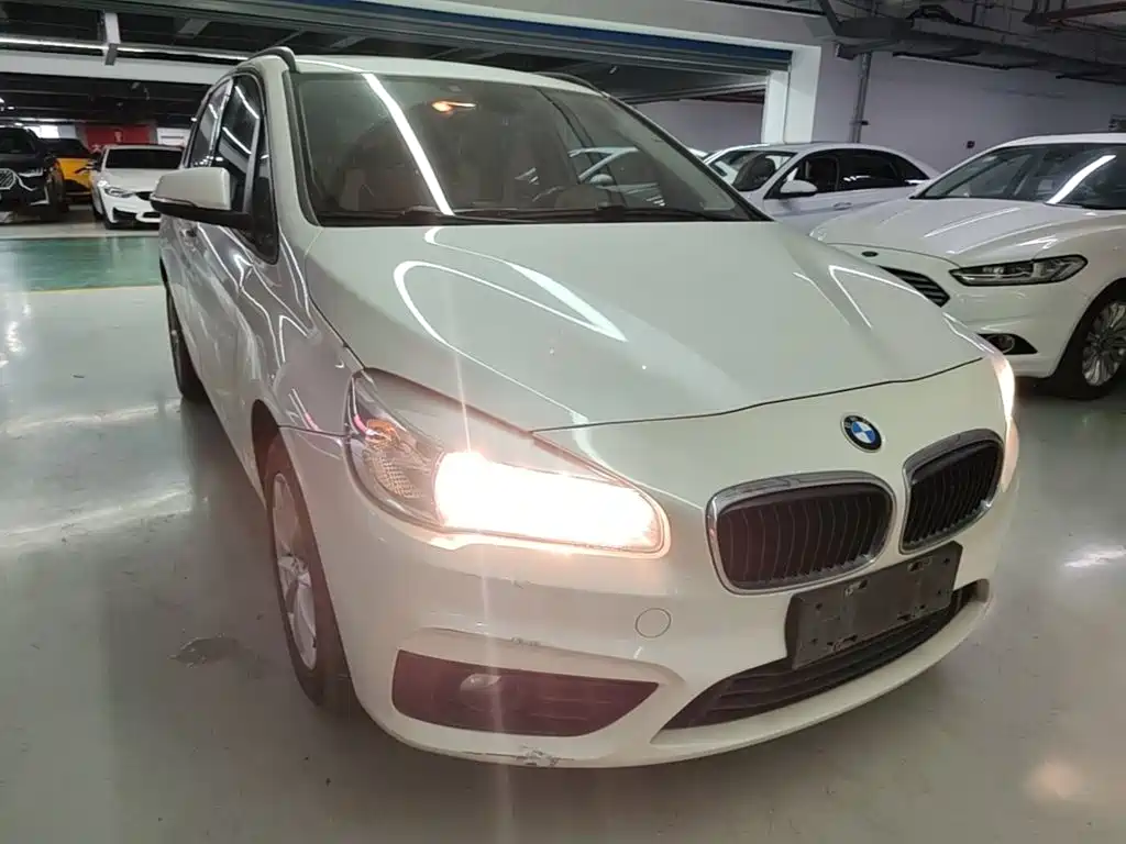 BMW 2 Series Active Tourer — миниатюра 4