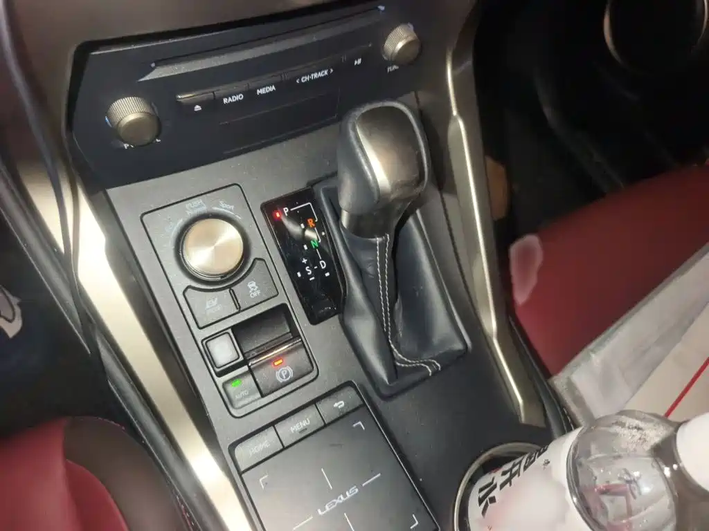 Lexus NX 2017 300h