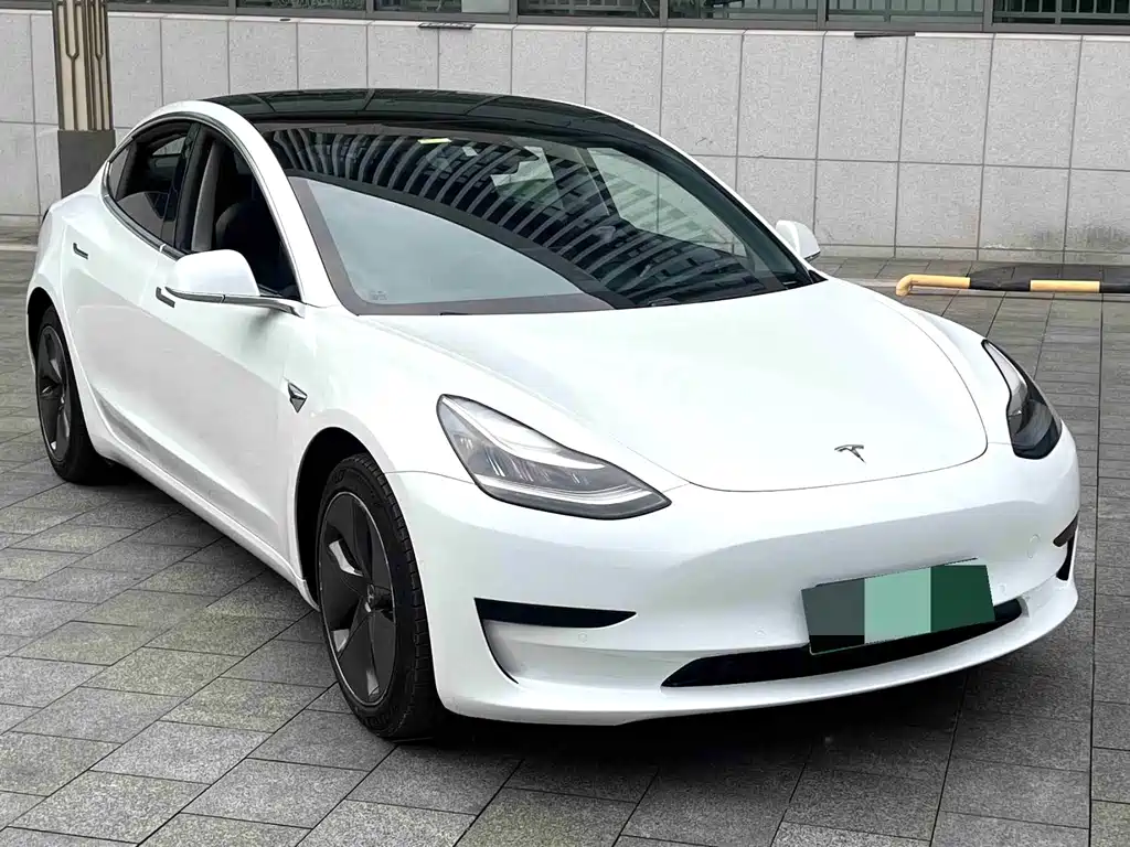 Tesla Model 3 — миниатюра 2