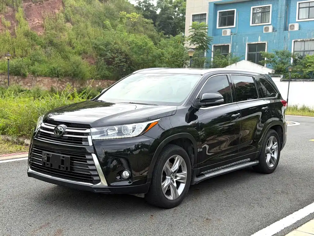 Toyota Highlander 2018 2.0T Luxury 7 мест V