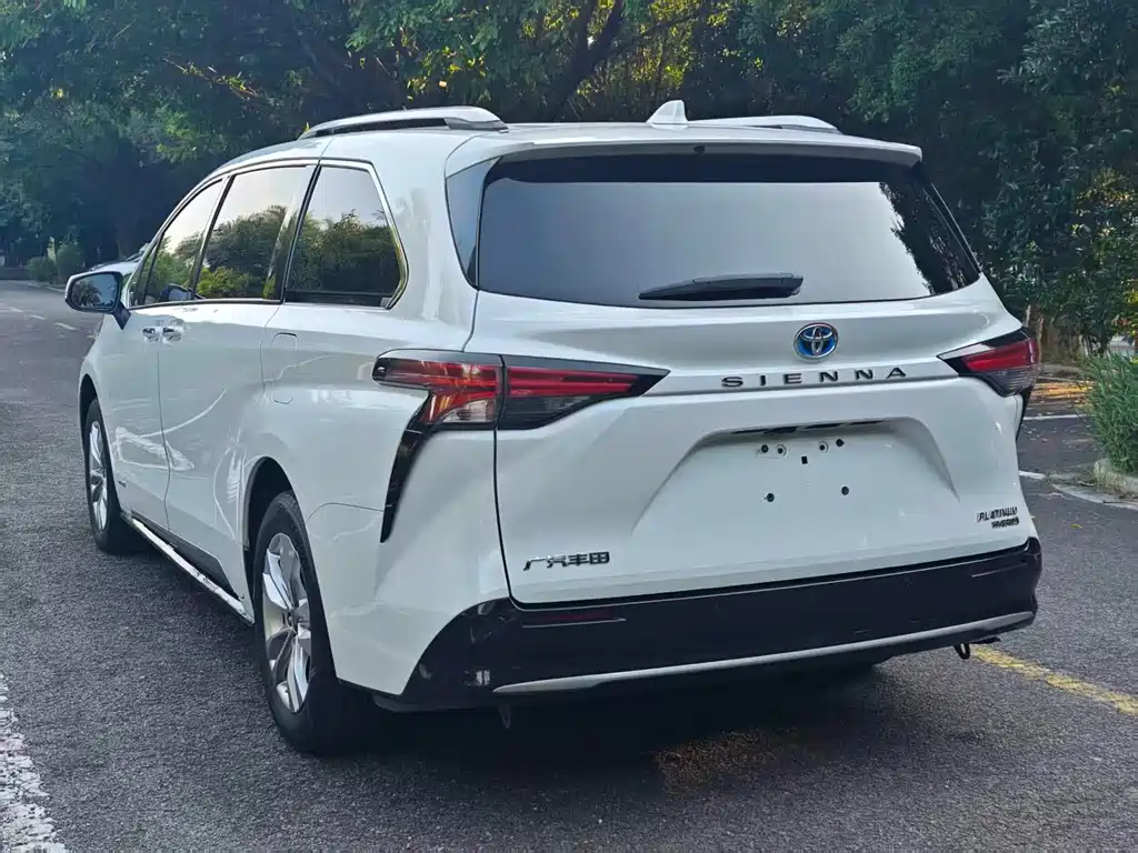 Toyota Sienna — миниатюра 9