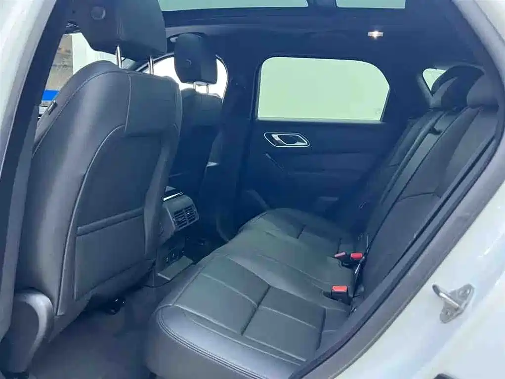 Land Rover Range Rover Velar 2026 250PS Dynamic SE