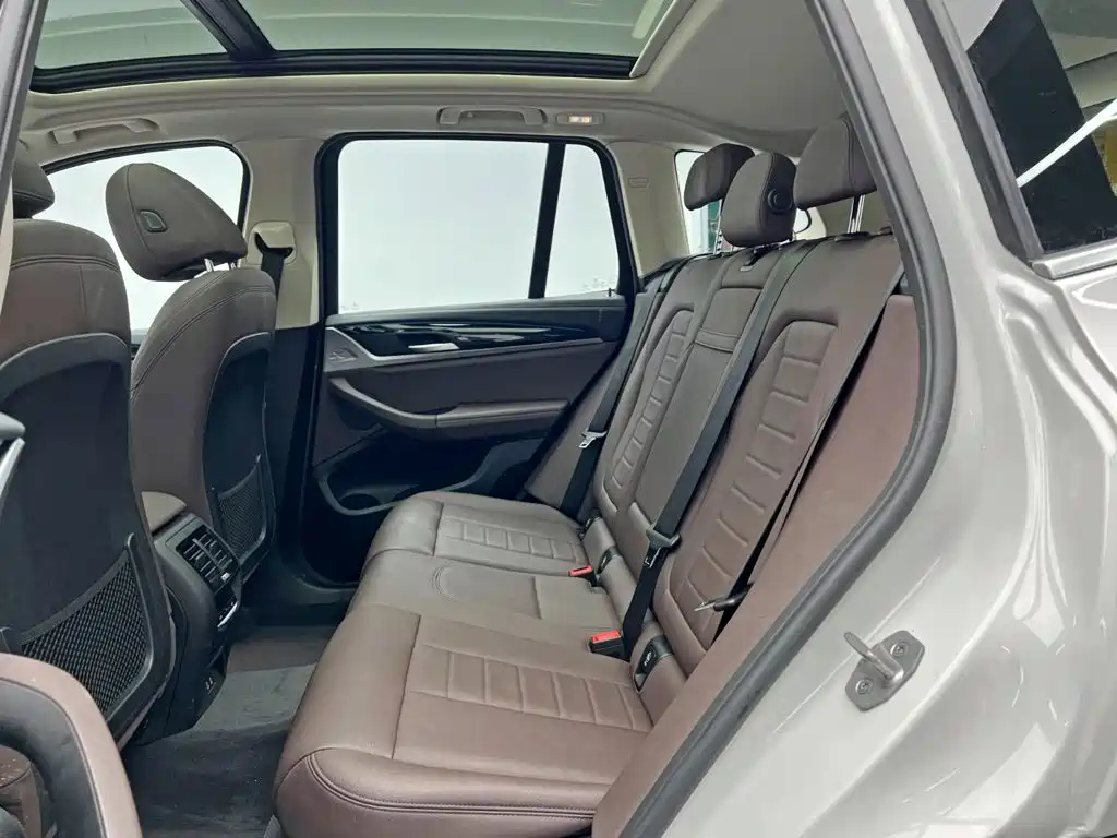 BMW iX3 — миниатюра 16