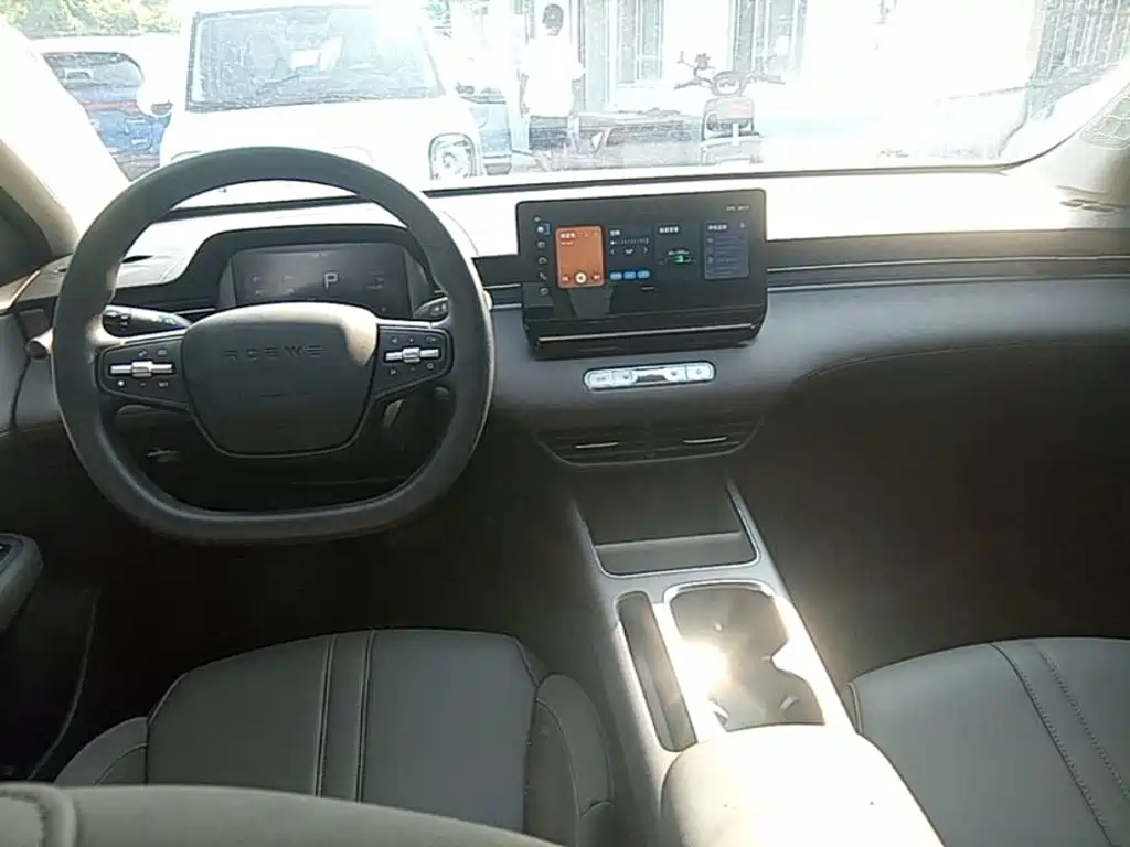 Roewe Young Wai D6 — миниатюра 10