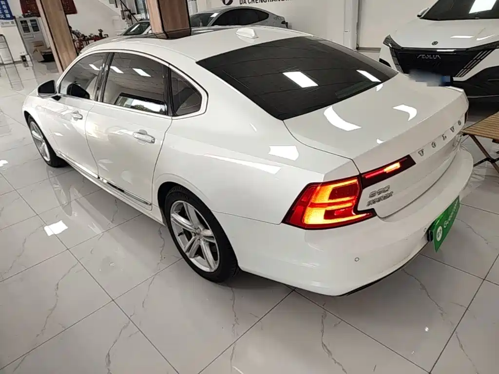 Volvo S90 — миниатюра 5