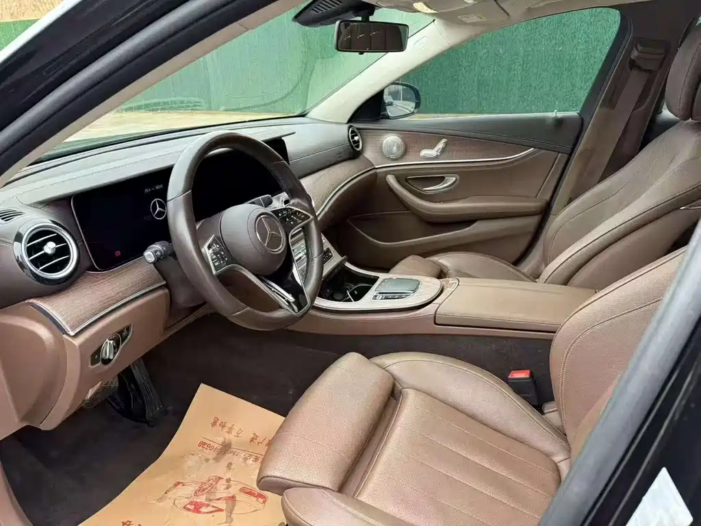 Mercedes-Benz E-Class — миниатюра 9