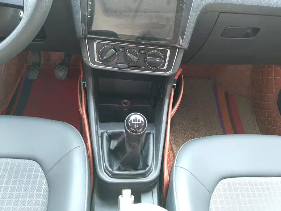Volkswagen Santana — миниатюра 16