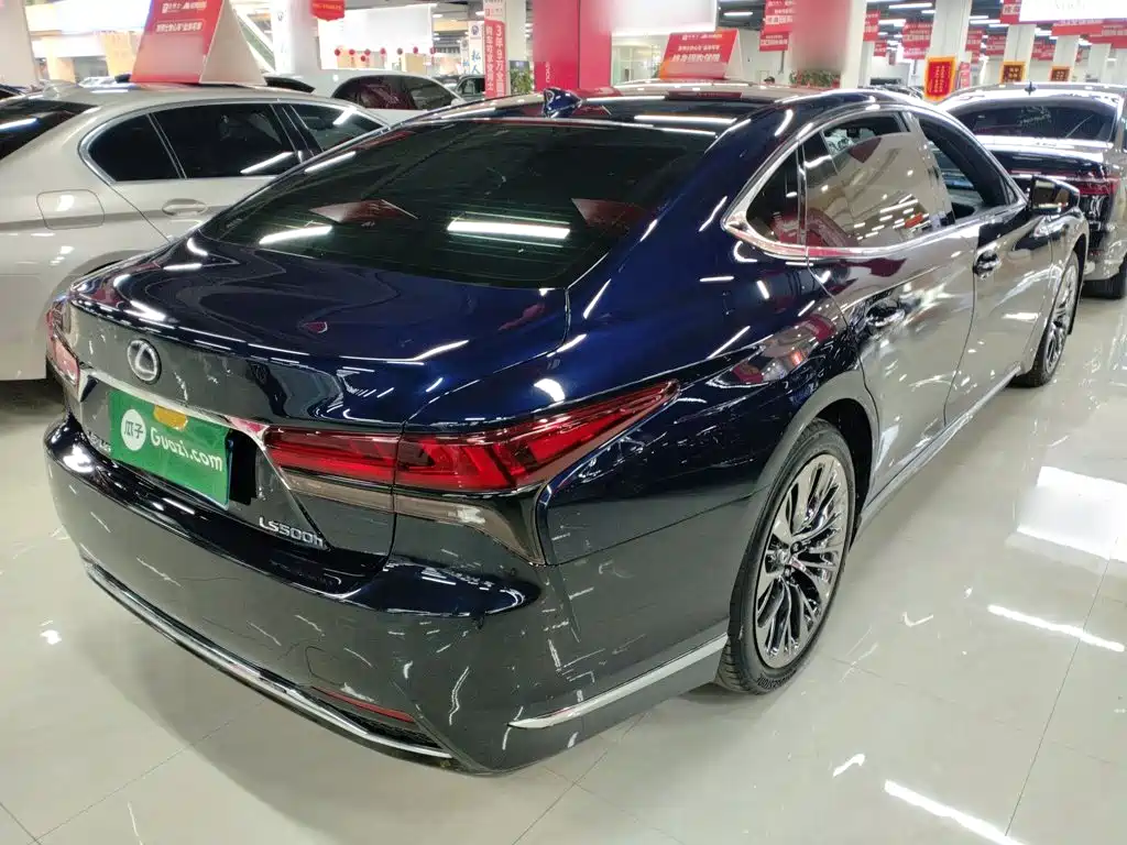 Lexus LS — миниатюра 5
