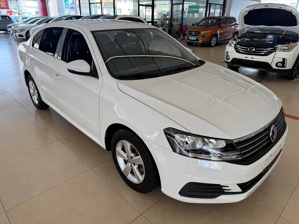 Volkswagen Lavida — миниатюра 2