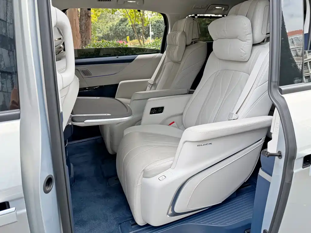 BUICK GL8 NEW ENERGY