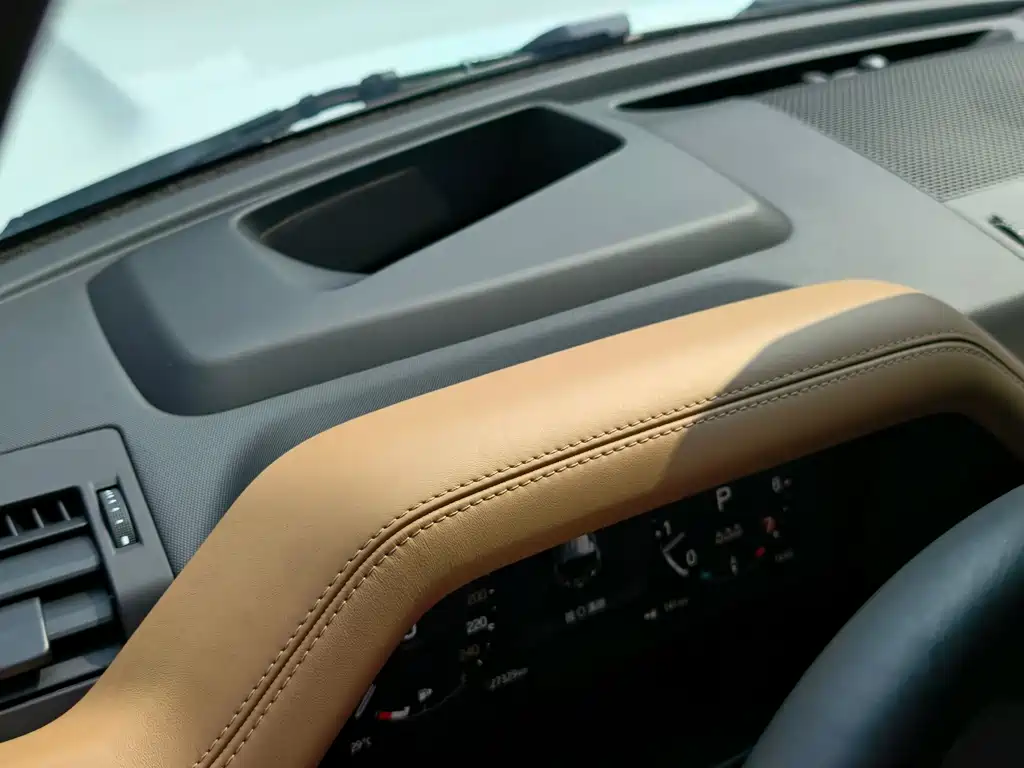 Land Rover Defender — миниатюра 6