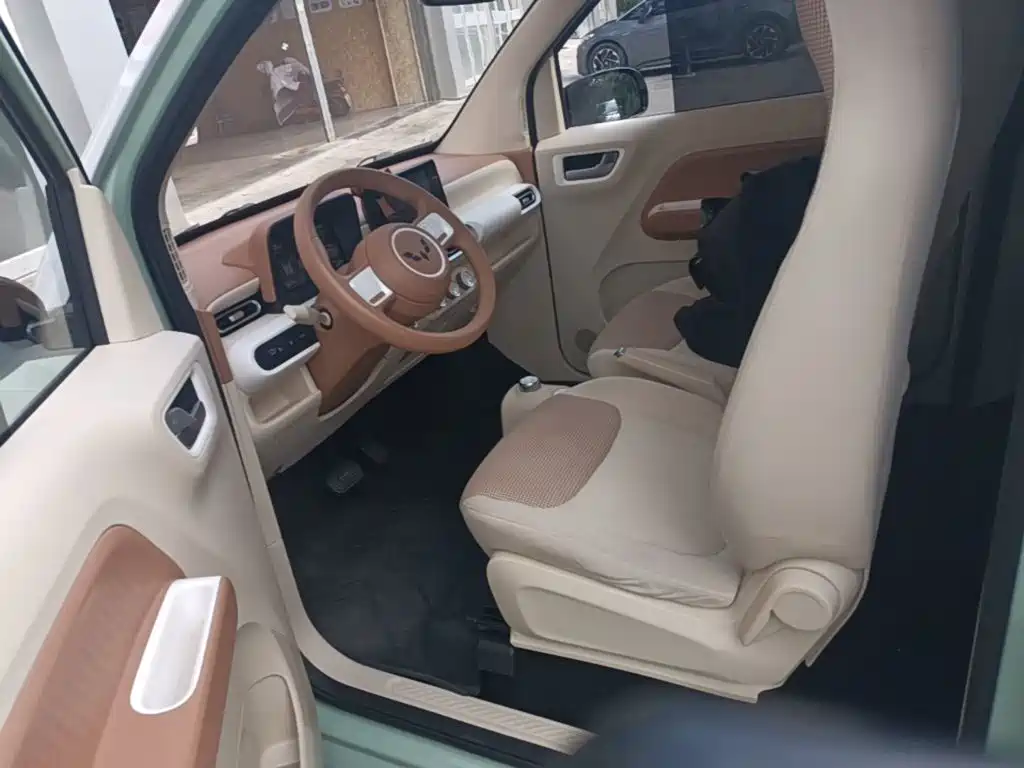 Wuling MINIEV — миниатюра 15