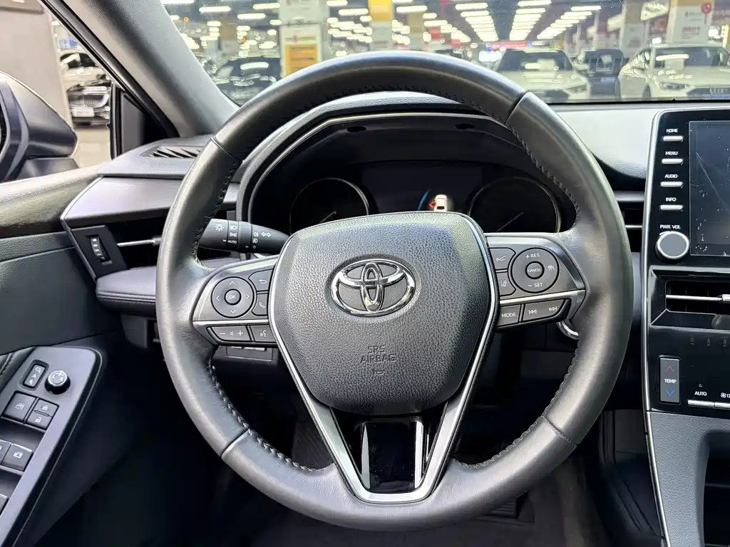 Toyota Avalon — миниатюра 7
