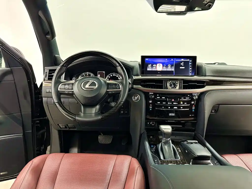 Lexus LX — миниатюра 12
