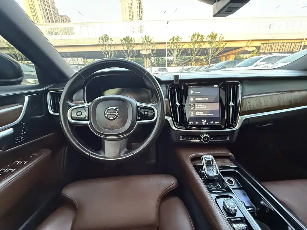 Volvo S90 — миниатюра 8