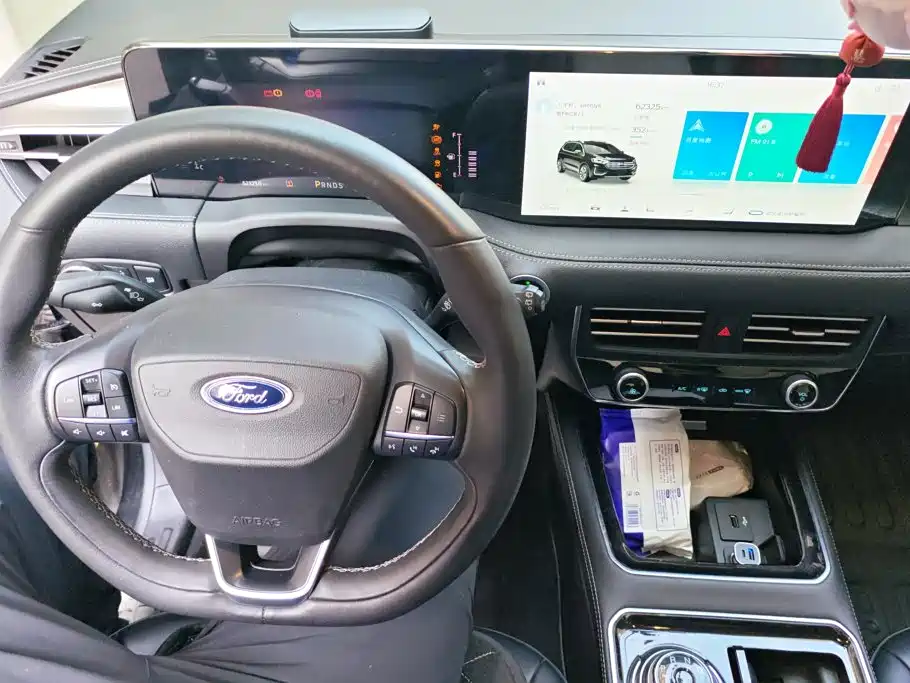 Ford Edge — миниатюра 12