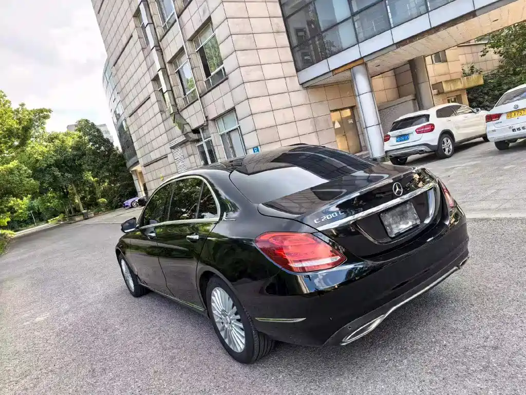 Mercedes-Benz C-Class — миниатюра 4