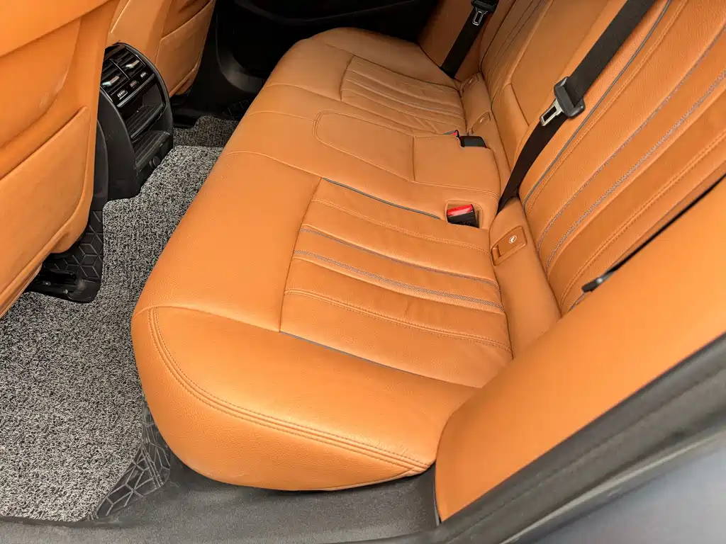 BMW 5 Series (Import) — миниатюра 16