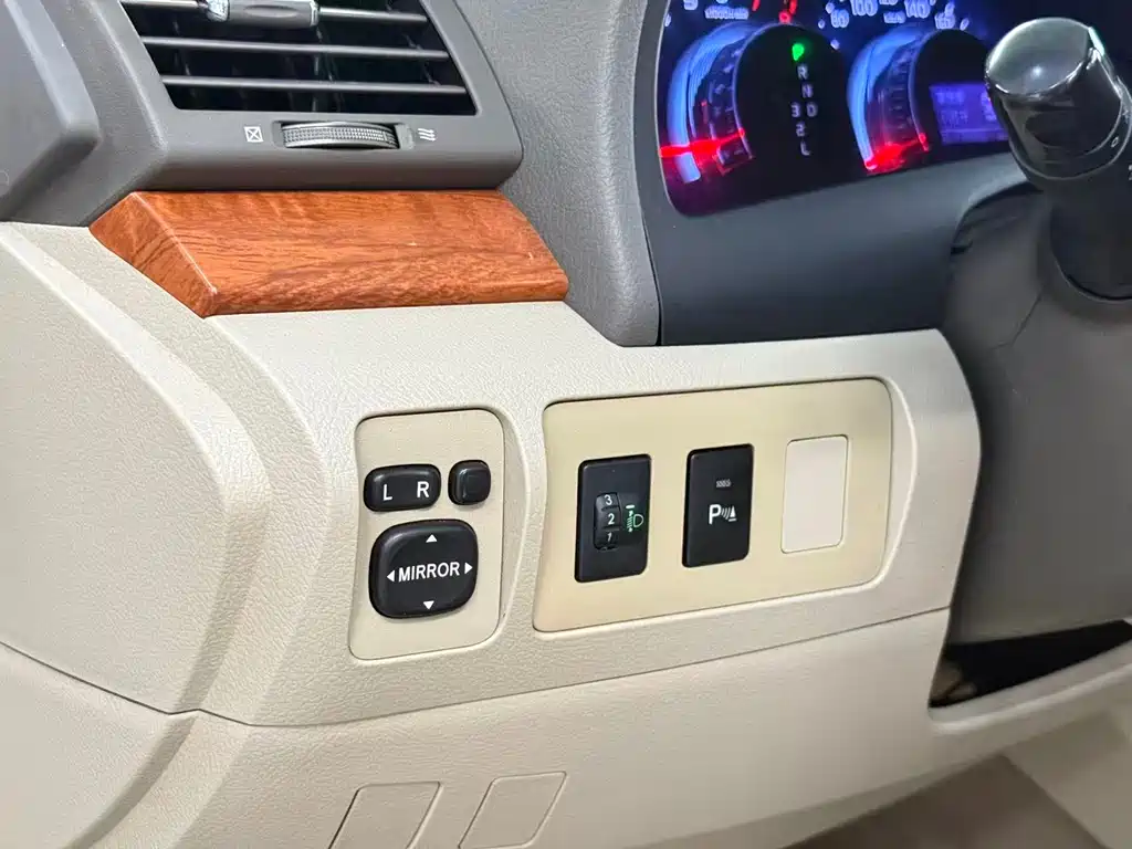 Toyota Camry 2010 200G Luxury