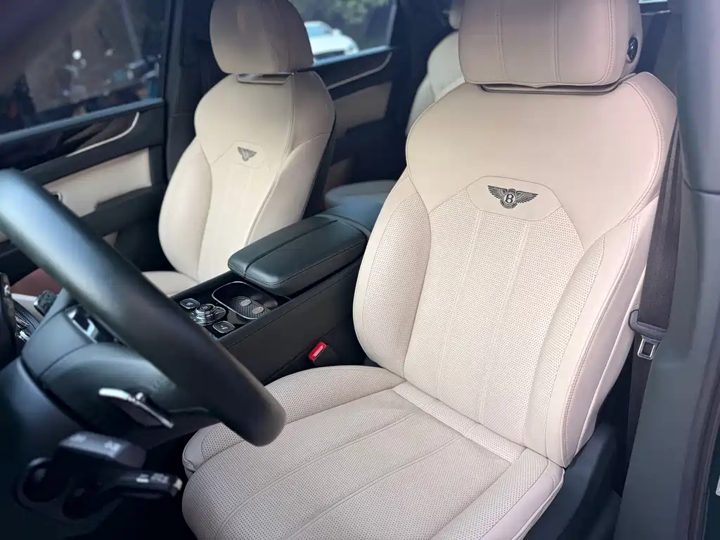 Bentley Bentayga — миниатюра 19