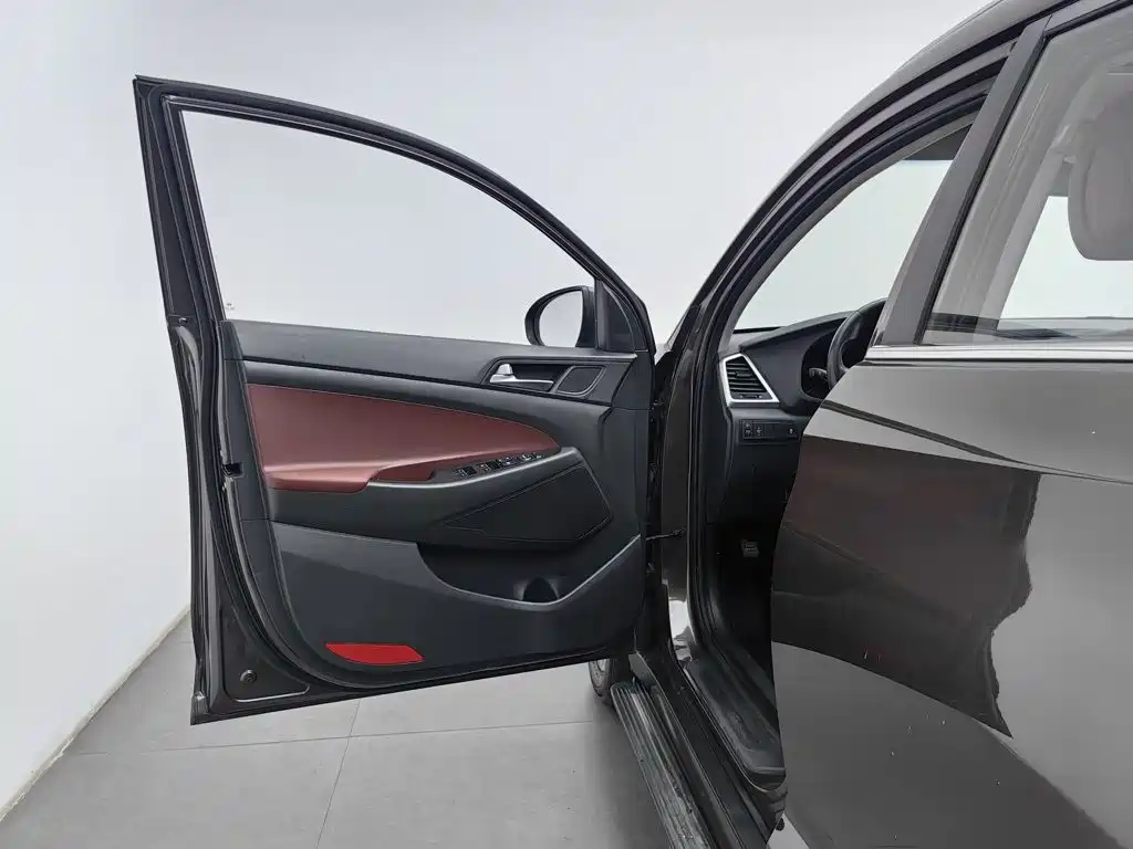 Hyundai Tucson — миниатюра 8