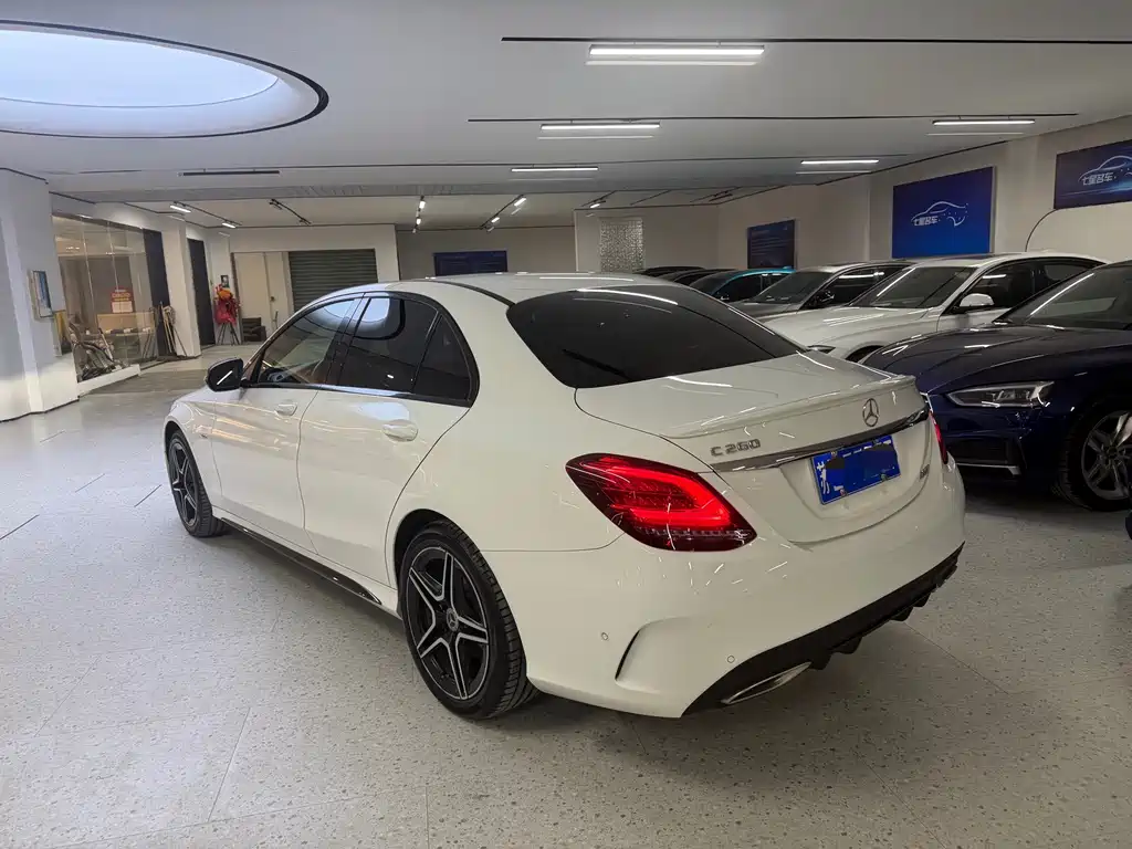 Mercedes-Benz C-Class — миниатюра 5