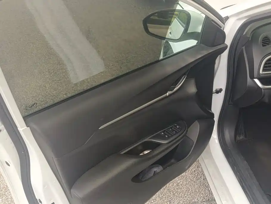 Buick Excelle — миниатюра 7