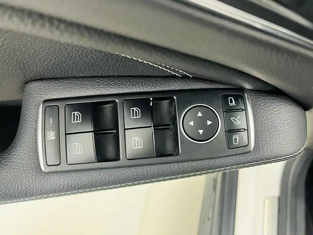 Mercedes-Benz GLA — миниатюра 10