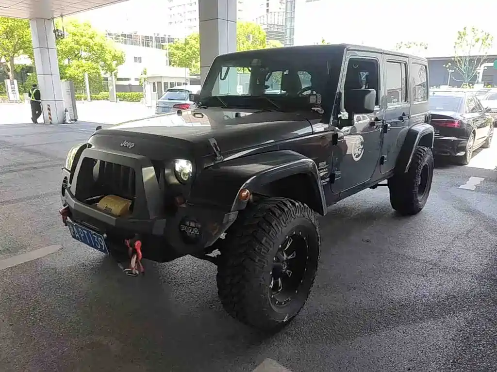Купить Jeep Wrangler