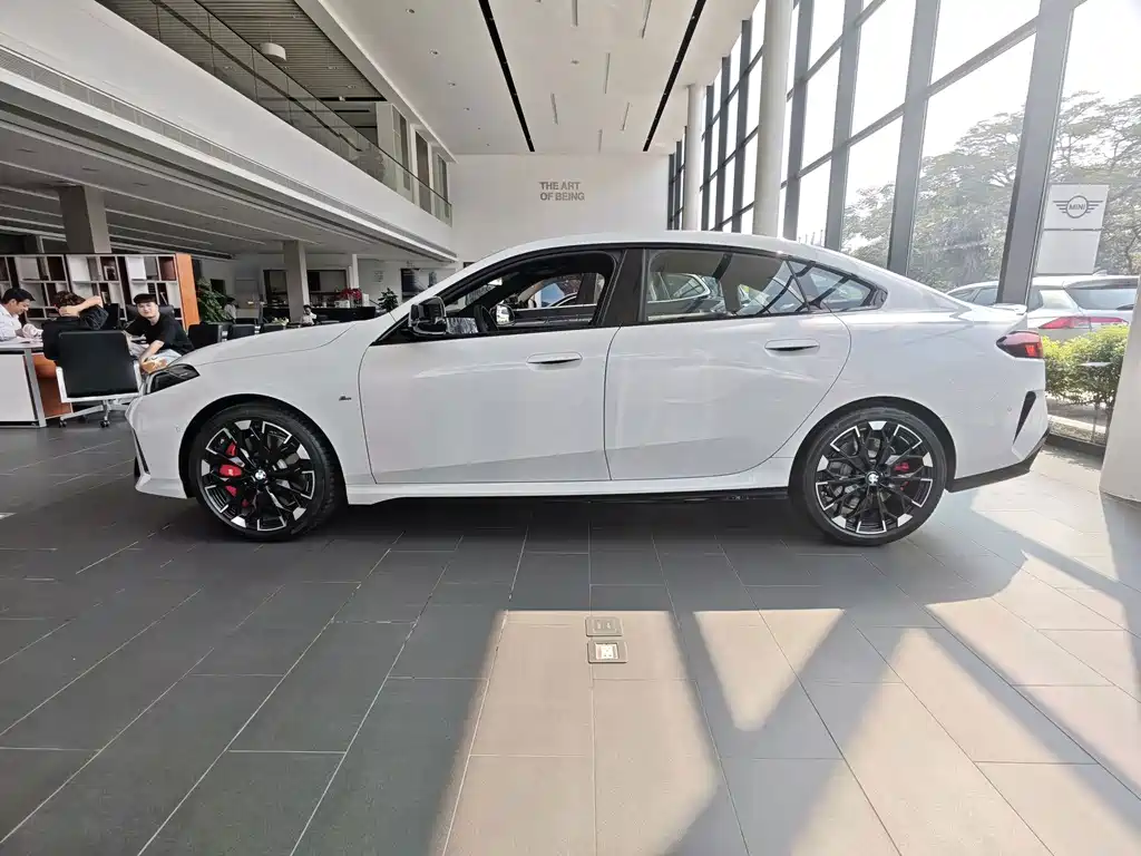 BMW M235L — миниатюра 10
