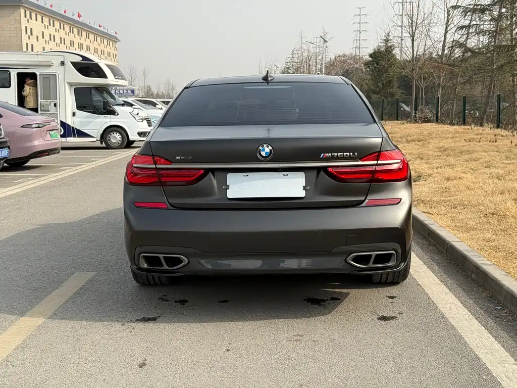 BMW 7 SERIES