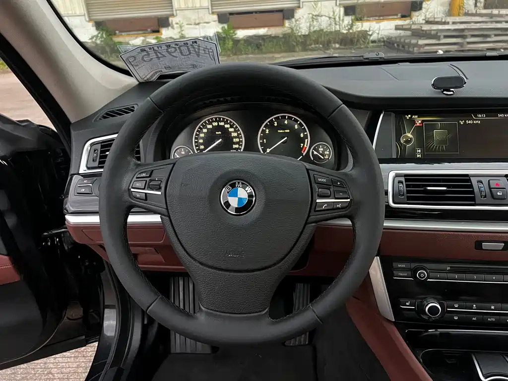 BMW 5 Series GT — миниатюра 13