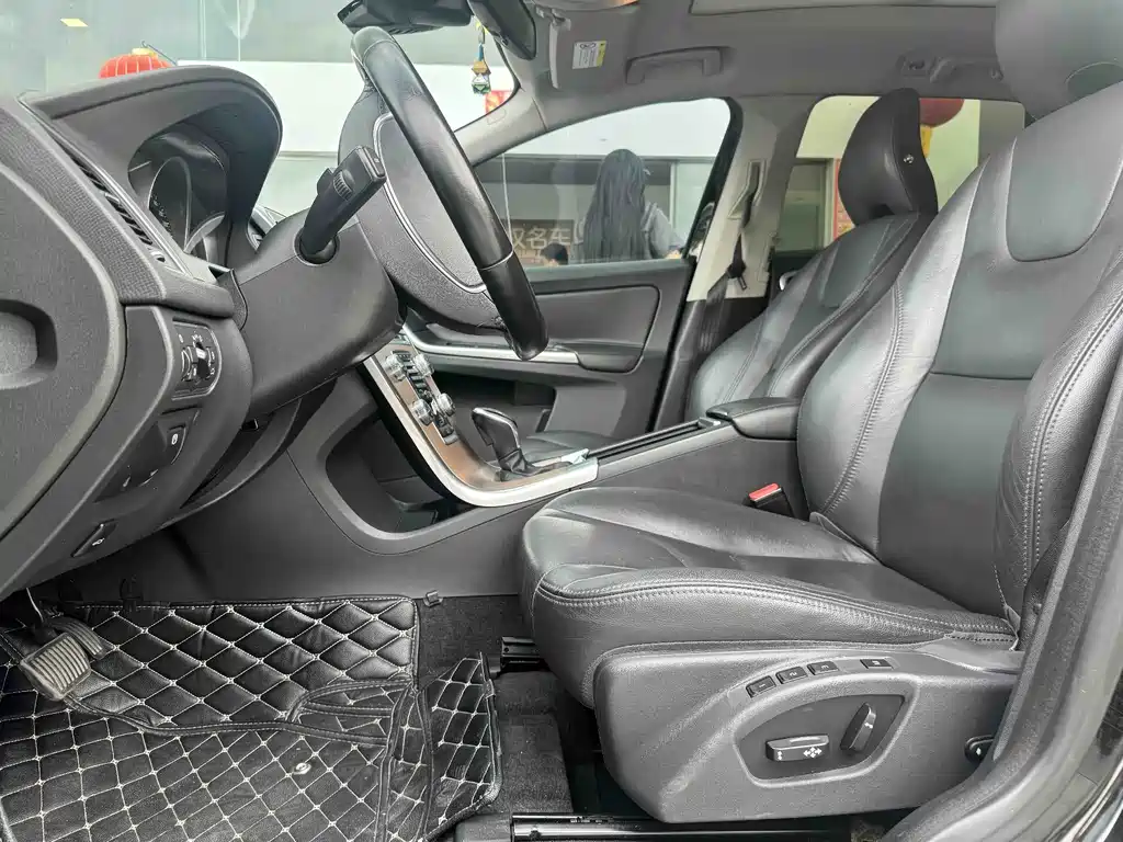 Volvo XC60 2017 T5