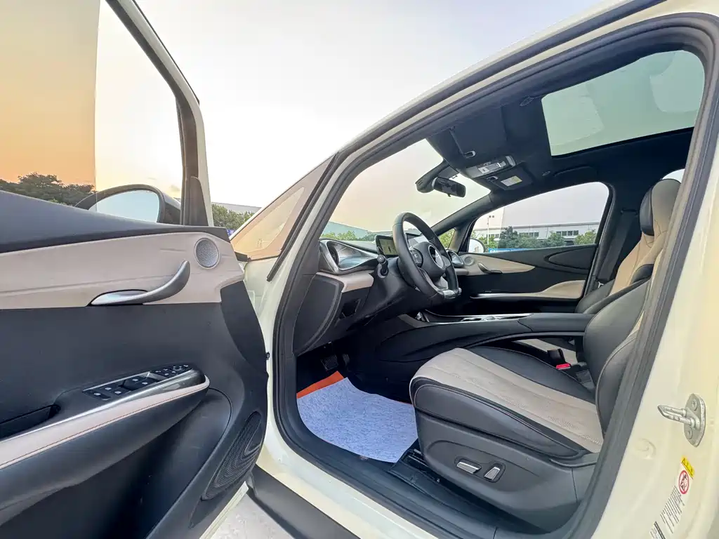 BYD Dolphin — миниатюра 13