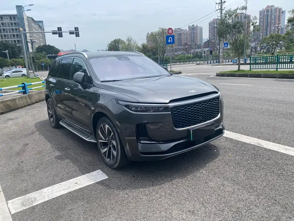 Li Auto ONE 2021 6 мест