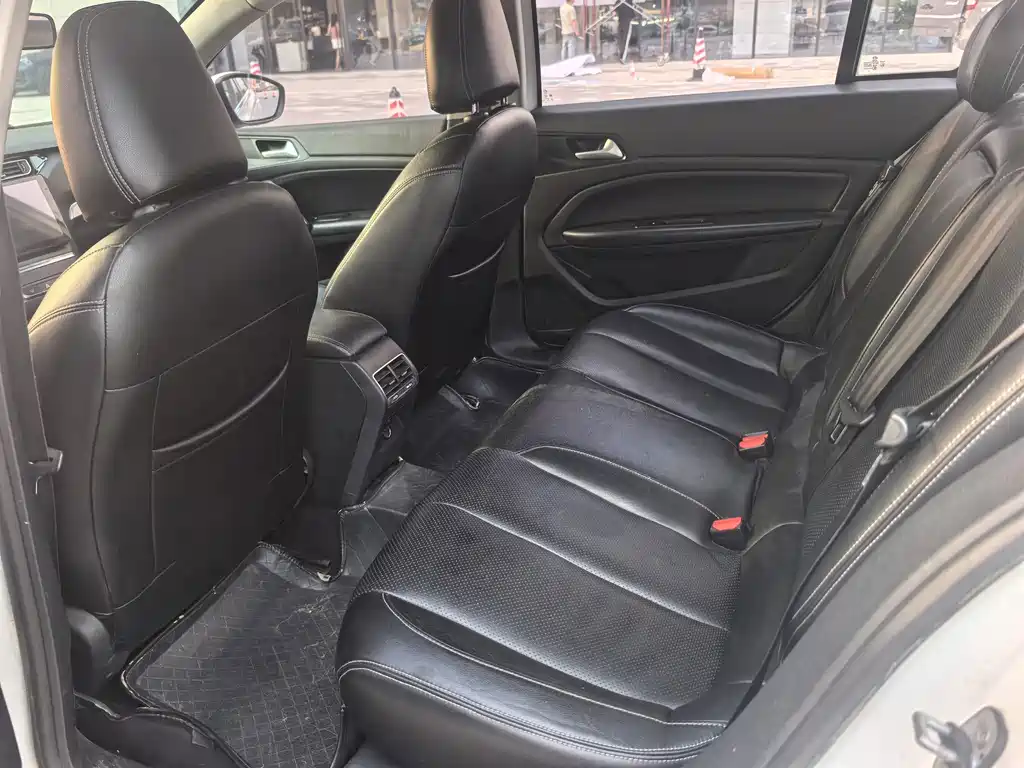 Peugeot 408 — миниатюра 9
