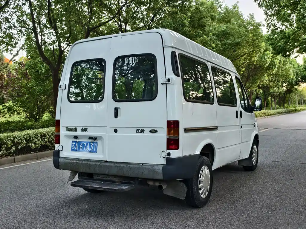 Ford Transit Classic — миниатюра 4