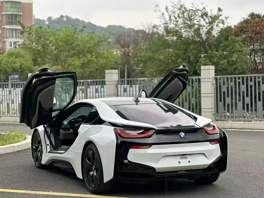 BMW i8