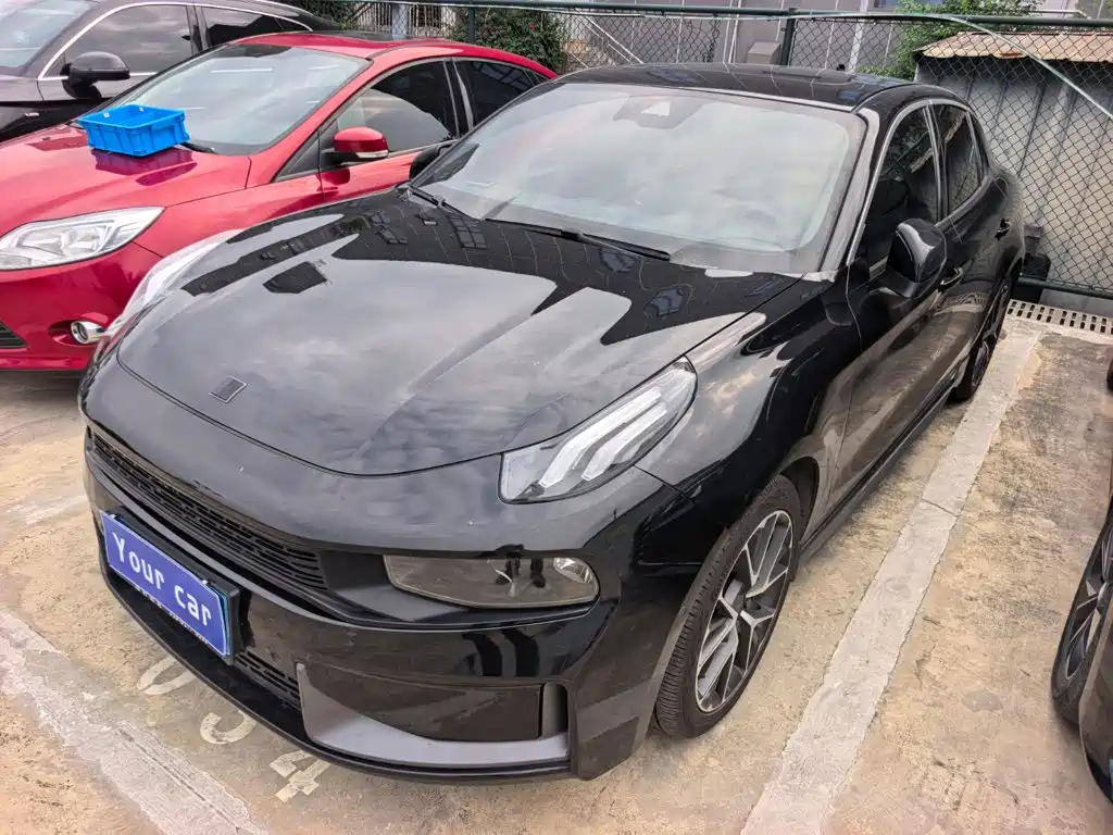 Lynk & Co 03