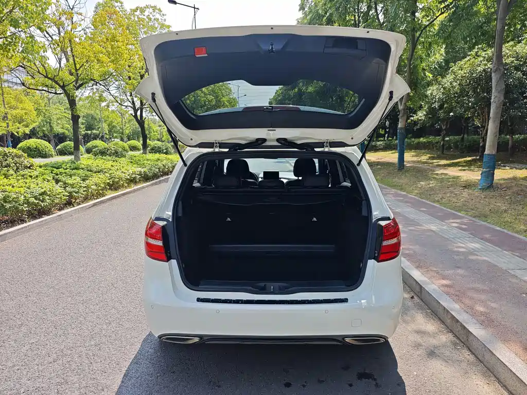 Mercedes-Benz B-Class — миниатюра 13