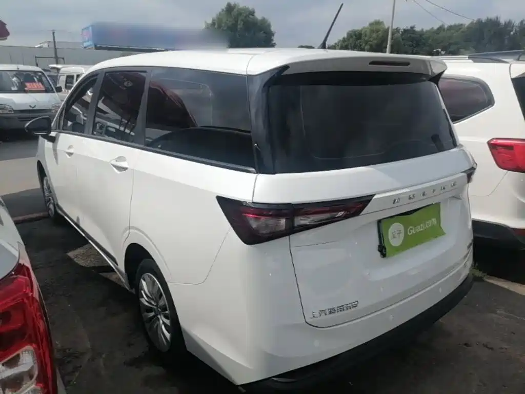 Wuling Jiachen — миниатюра 5