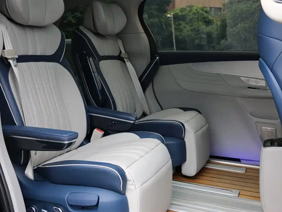Roewe iMAX8 400TGI Supreme Series Honorable Edition, фото 10