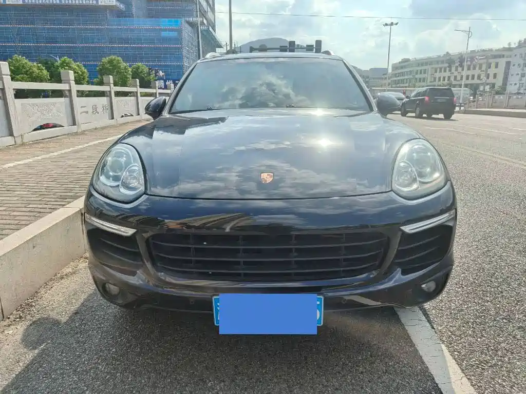 Porsche Cayenne — миниатюра 2