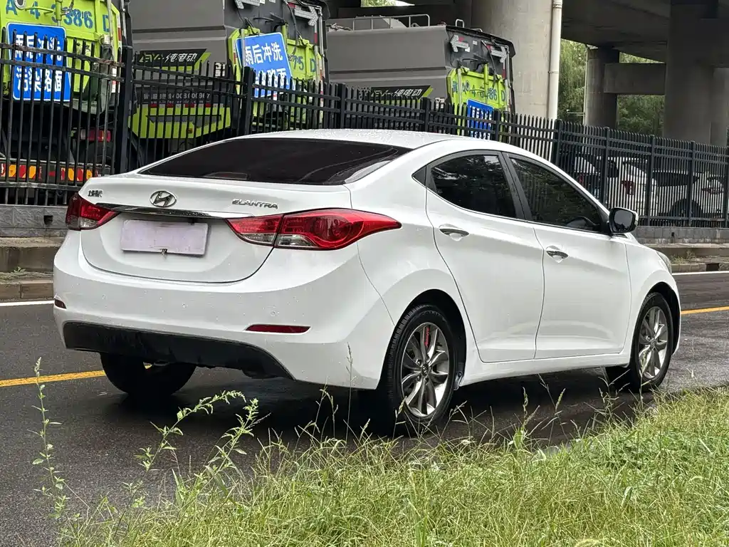 Hyundai Elantra Langdong — миниатюра 6