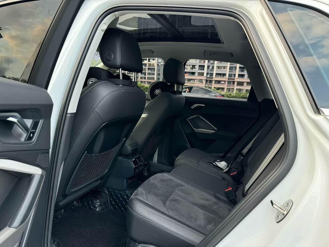 Audi Q3 1.4 л 2023 г. Белый, пробег 47000 км