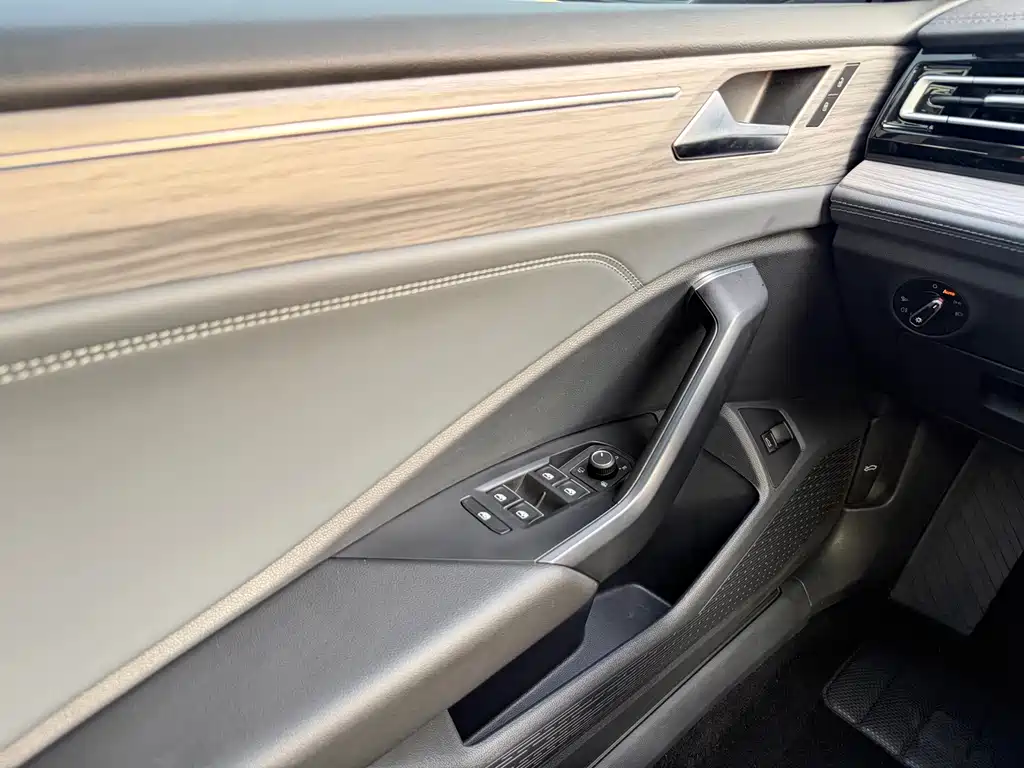 Volkswagen Sagitar — миниатюра 14