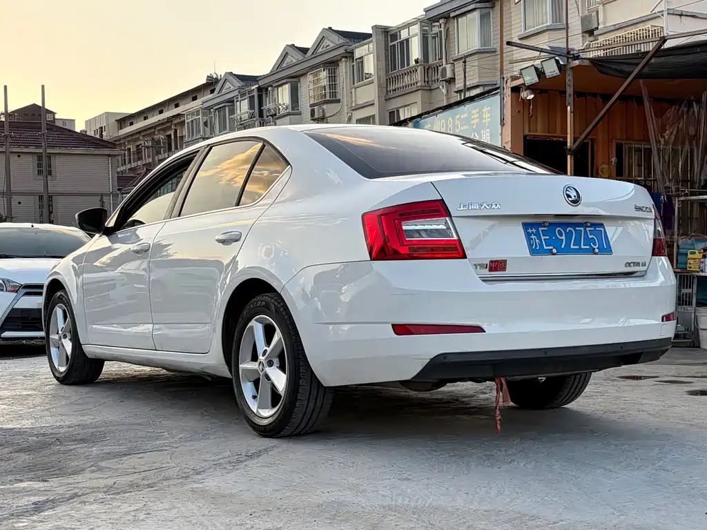 Skoda Octavia — миниатюра 5