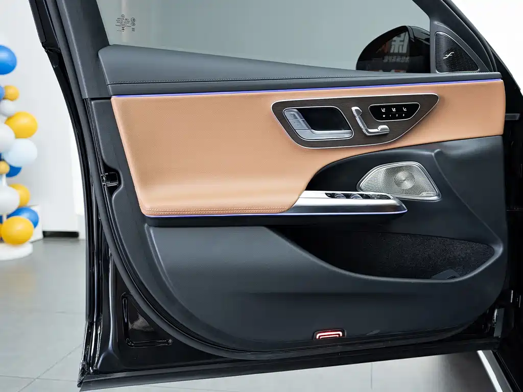 Mercedes-Benz E-Class — миниатюра 8